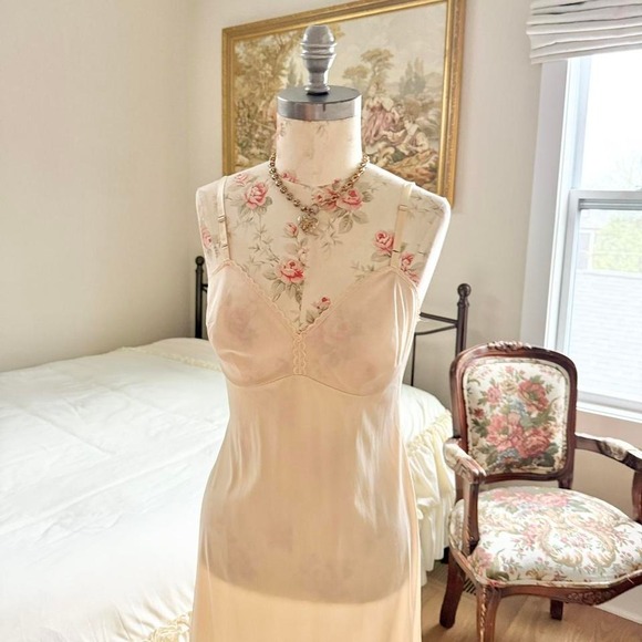70s vanity fair cream maxi slip Vanity Fair size 34 - Picture 2 of 4